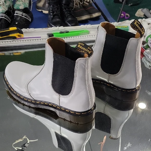 Womens 10 Dr. Martens 2976 smooth leather Chelsea boot in white yellow stitch - Picture 7 of 8
